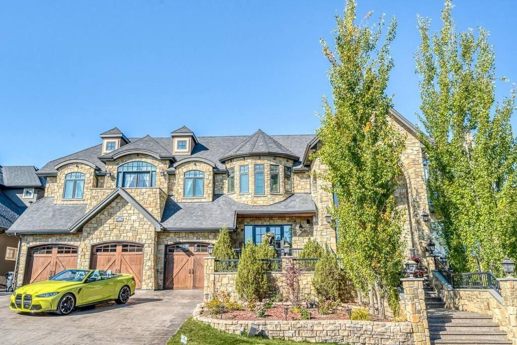 French Chateau W/Swim Spa & Theatre: 11,700 Sqft Calgary Luaran gambar