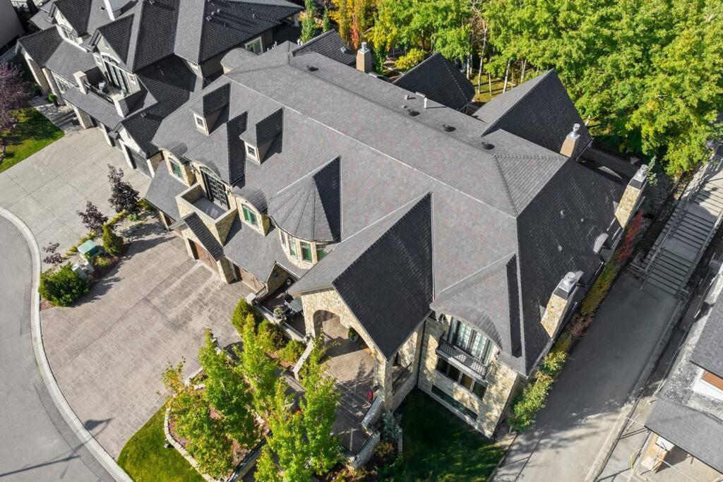 French Chateau W/Swim Spa & Theatre: 11,700 Sqft Calgary Luaran gambar
