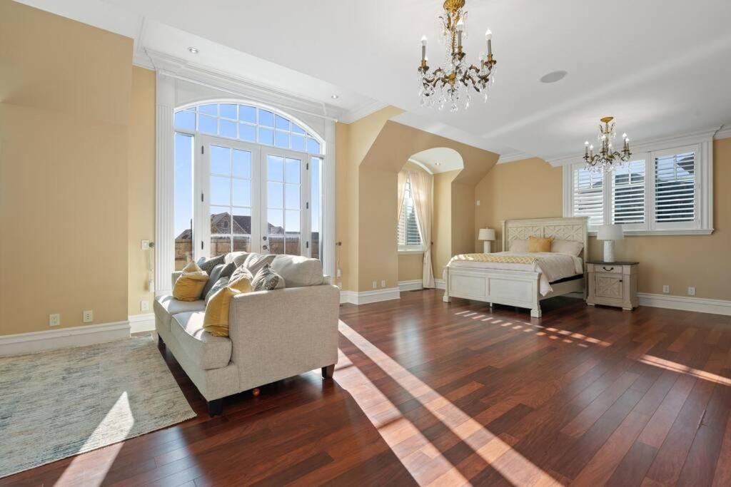 French Chateau W/Swim Spa & Theatre: 11,700 Sqft Calgary Luaran gambar