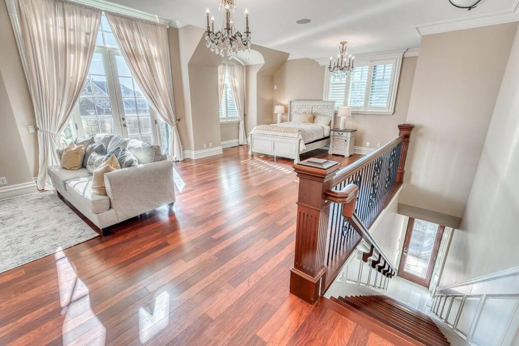 French Chateau W/Swim Spa & Theatre: 11,700 Sqft Calgary Luaran gambar