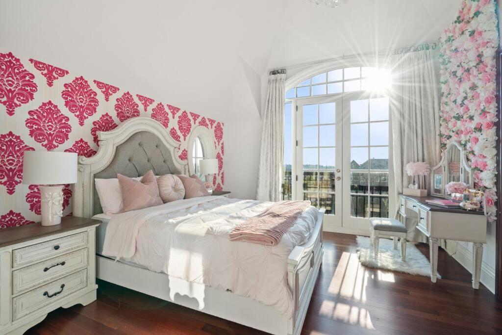 French Chateau W/Swim Spa & Theatre: 11,700 Sqft Calgary Luaran gambar
