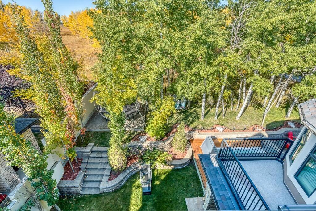 French Chateau W/Swim Spa & Theatre: 11,700 Sqft Calgary Luaran gambar